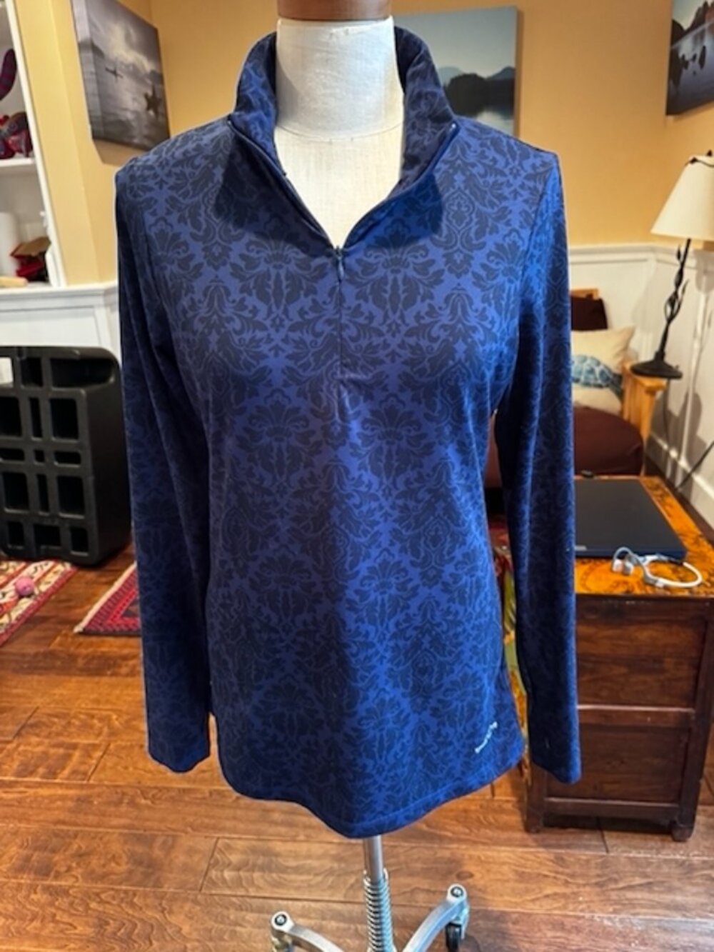 Eddie Bauer 1/4 Zip Pullover Women’s large. Paisley poly Spandex , Baselayer